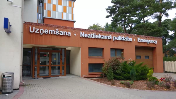nas nodaļas logi durvis un garāžu vārti