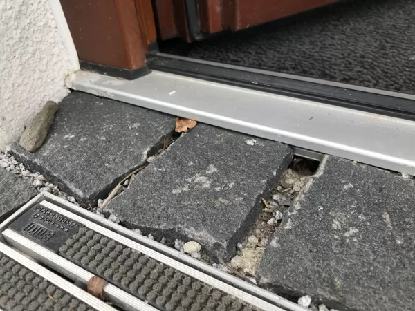 ...ak tāpēc ārdurvju slieksnis ir vājākā vieta energoefiktivitātei...